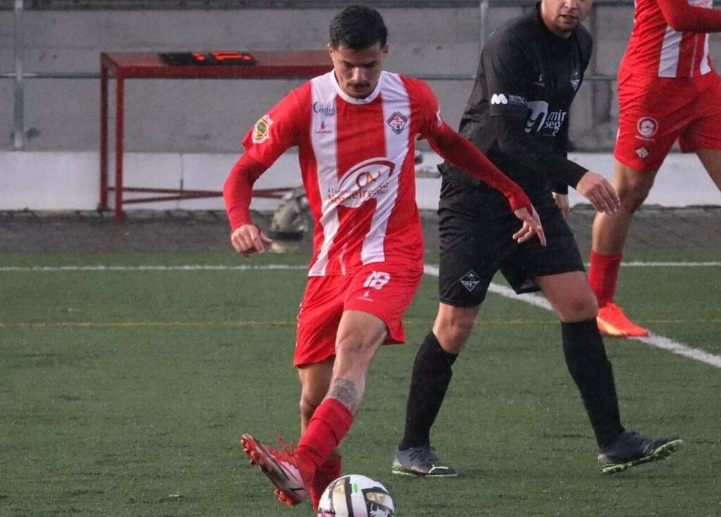 manoel-atanasio-celebra-vitoria-em-retorno-ao-nogueirense-futebol-latino