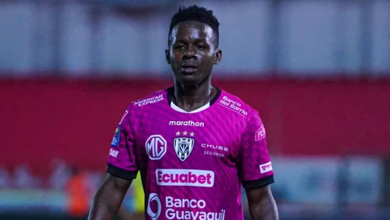 del-valle-comunica-que-cazares-sofreu-lesao-no-joelho-futebol-latino