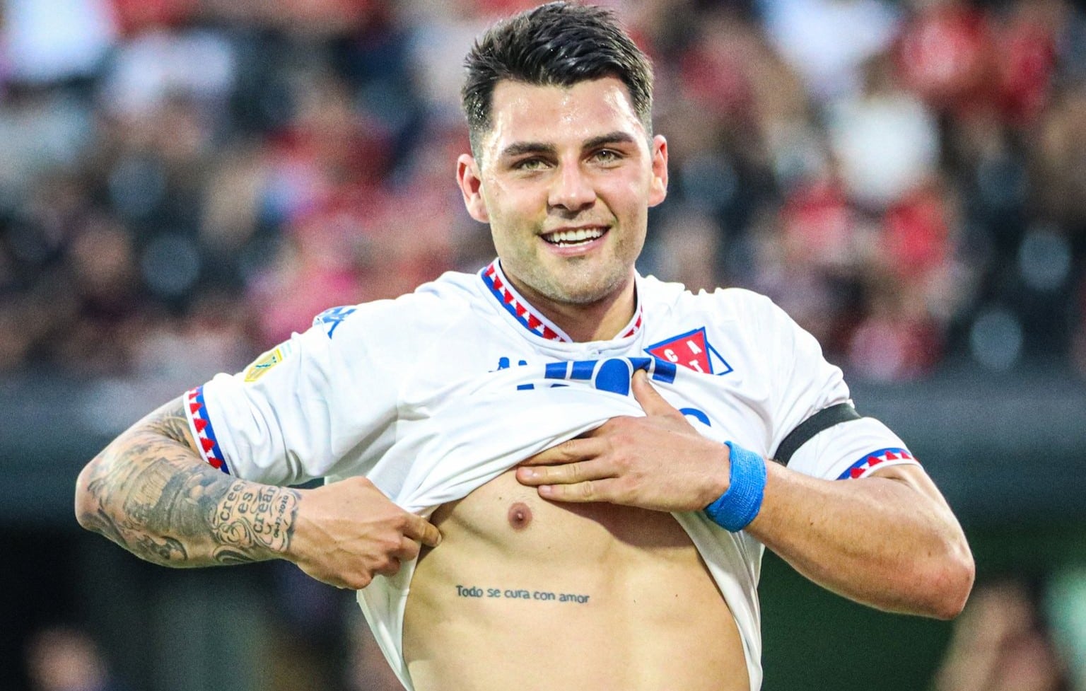 filho-de-miguel-angel-russo-marca-na-argentina-e-faz-homenagem-futebol-latino