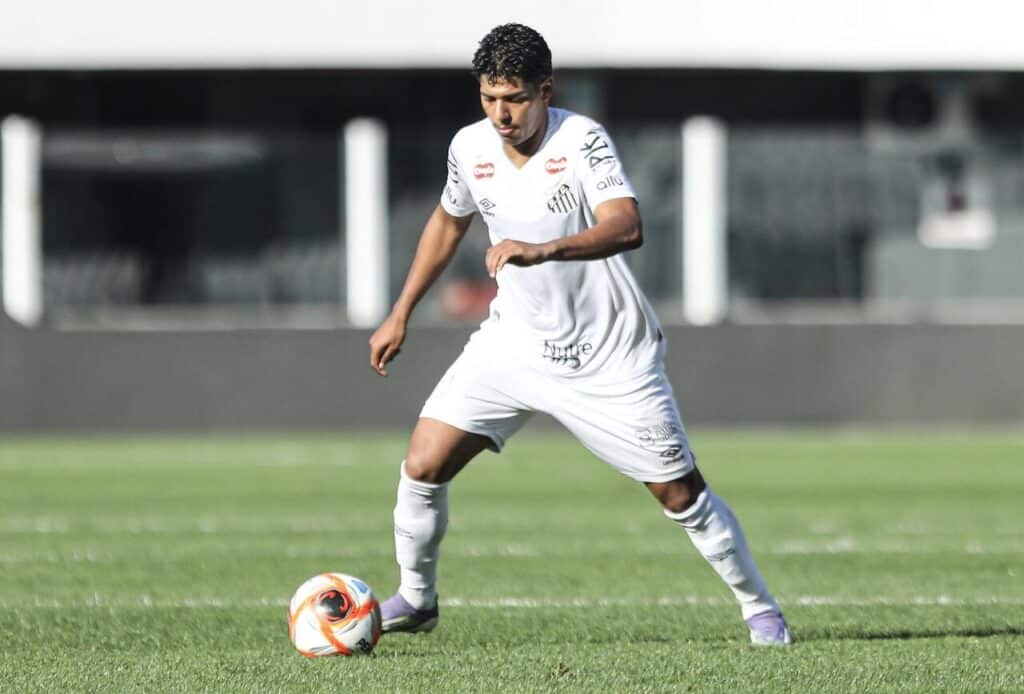 no-santos-figura-do-sub-20-desperta-a-atencao-de-vojvoda-futebol-latino