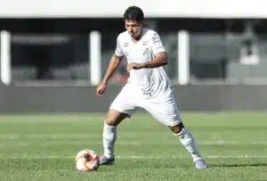 no-santos-figura-do-sub-20-desperta-a-atencao-de-vojvoda-futebol-latino