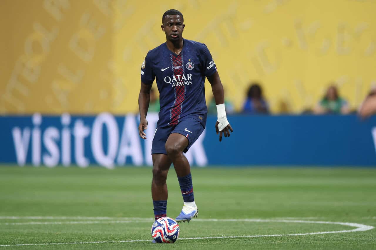 psg-e-willian-pacho-estao-proximos-de-firmar-renovacao-contratual-futebol-latino