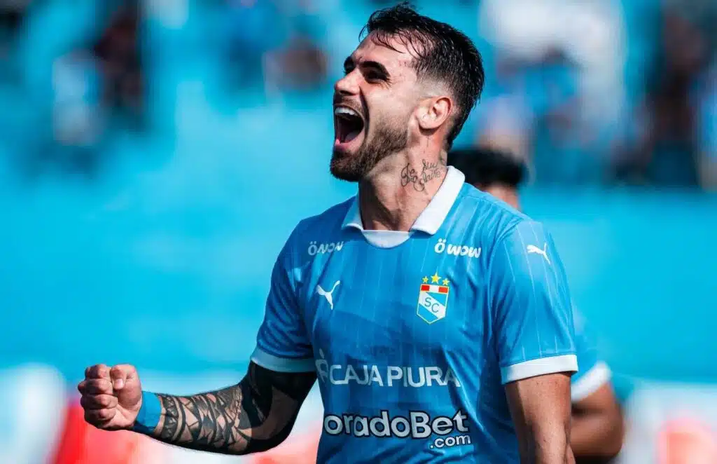 felipe-vizeu-comemora-avanco-do-sporting-cristal-no-peruano-futebol-latino