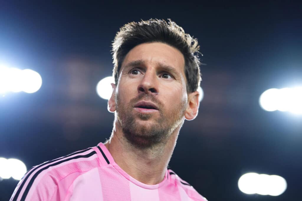 lionel-messi-evita-assegurar-presenca-na-proxima-copa-do-mundo-futebol-latino