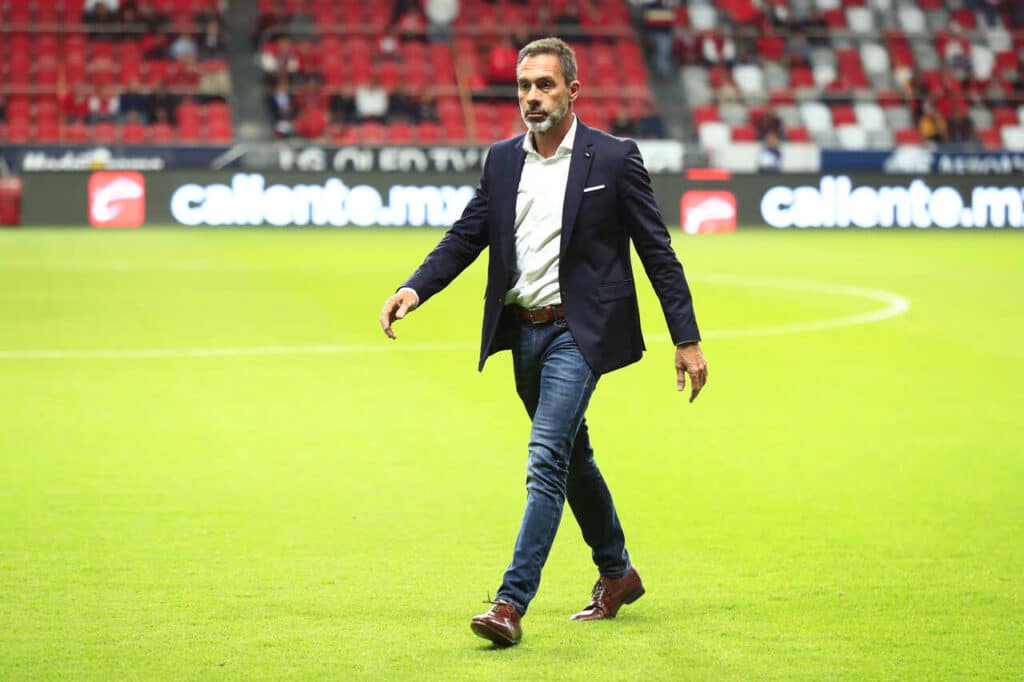 no-uruguai-dirigente-aventa-possibilidade-de-repatriar-cavani-futebol-latino