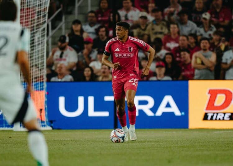 rafael-santos-destaca-assistencia-em-jogo-complicado-na-mls-futebol-latino