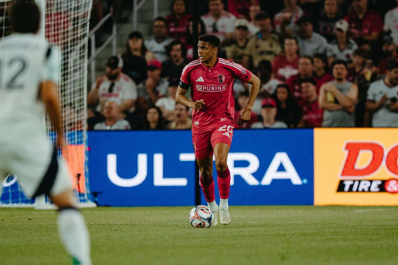 rafael-santos-destaca-assistencia-em-jogo-complicado-na-mls-futebol-latino