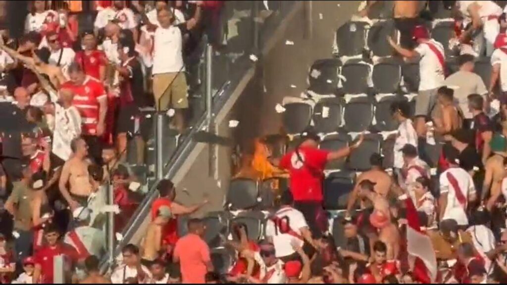 arquibancada-do-monumental-tem-incendio-antes-de-river-boca-futebol-latino