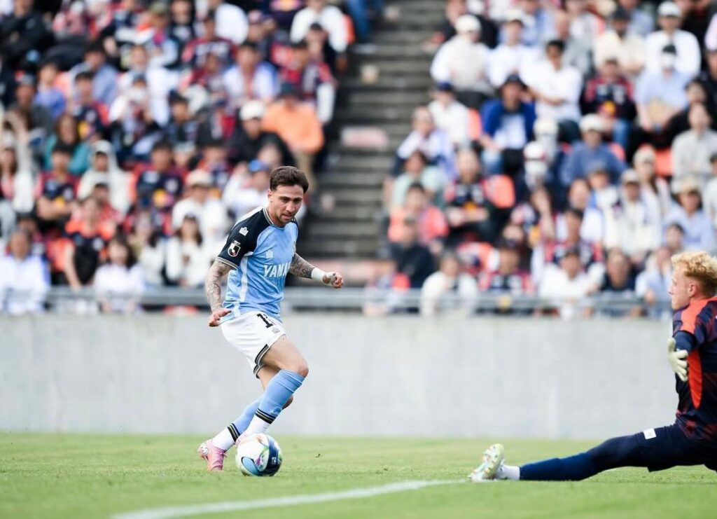 ex-corinthians-gustavo-silva-valoriza-atuacao-no-futebol-japones-futebol-latino