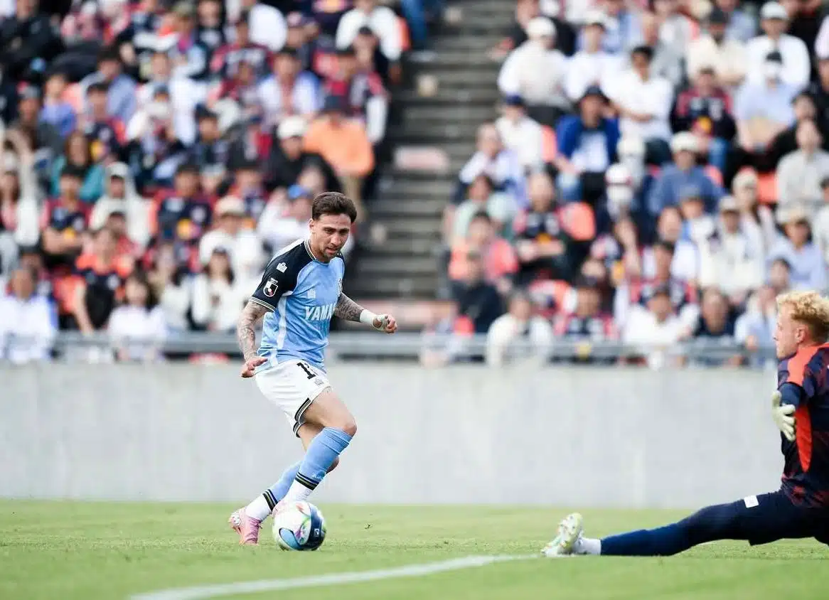 ex-corinthians-gustavo-silva-valoriza-atuacao-no-futebol-japones-futebol-latino