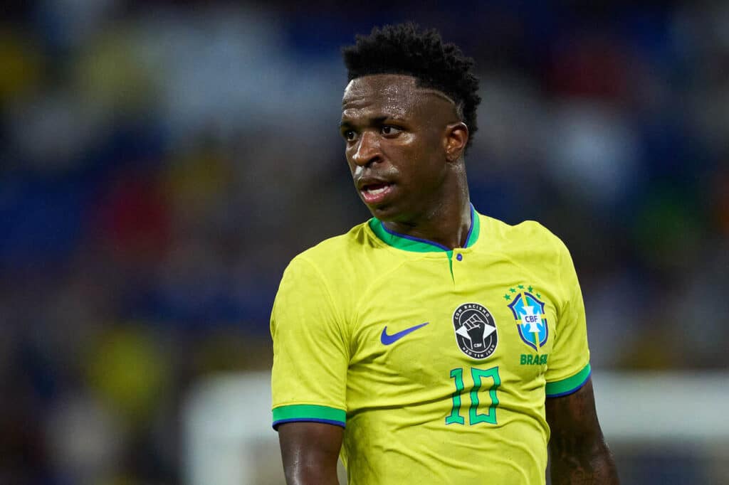 dia-abolicao-da-escravatura-vini-jr-anuncia-o-escritorio-antirracista-futebol-latino
