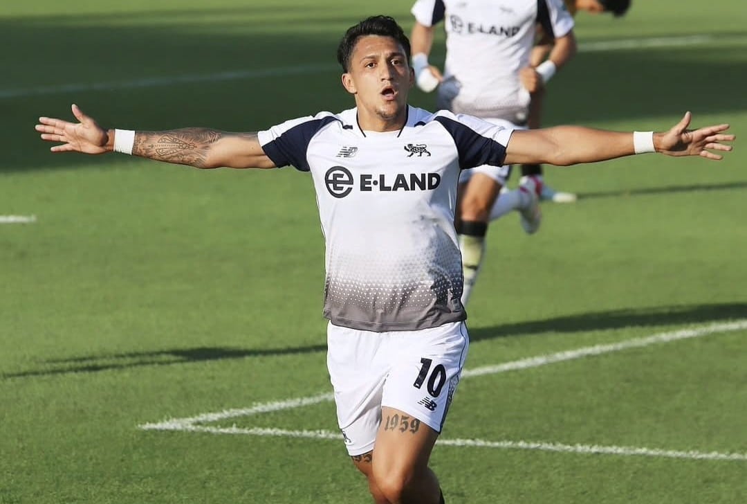 brasileiro-alan-carius-celebra-momento-pelo-seoul-e-land-futebol-latino