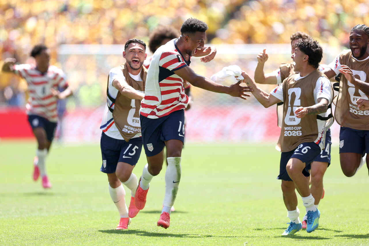 com-direito-a-lesao-de-arbitro-estados-unidos-vence-a-australia-futebol-latino