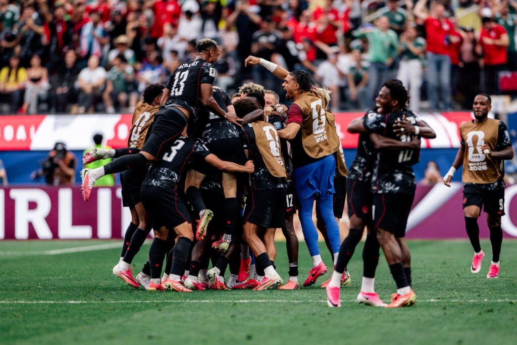 de-forma-agonica-canada-elimina-africa-do-sul-e-segue-adiante-na-copa-futebol-latino