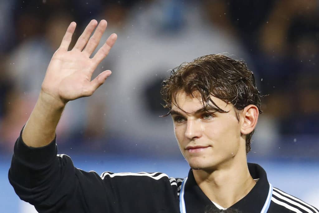 meio-campista-da-argentina-afasta-risco-de-corte-da-copa-futebol-latino
