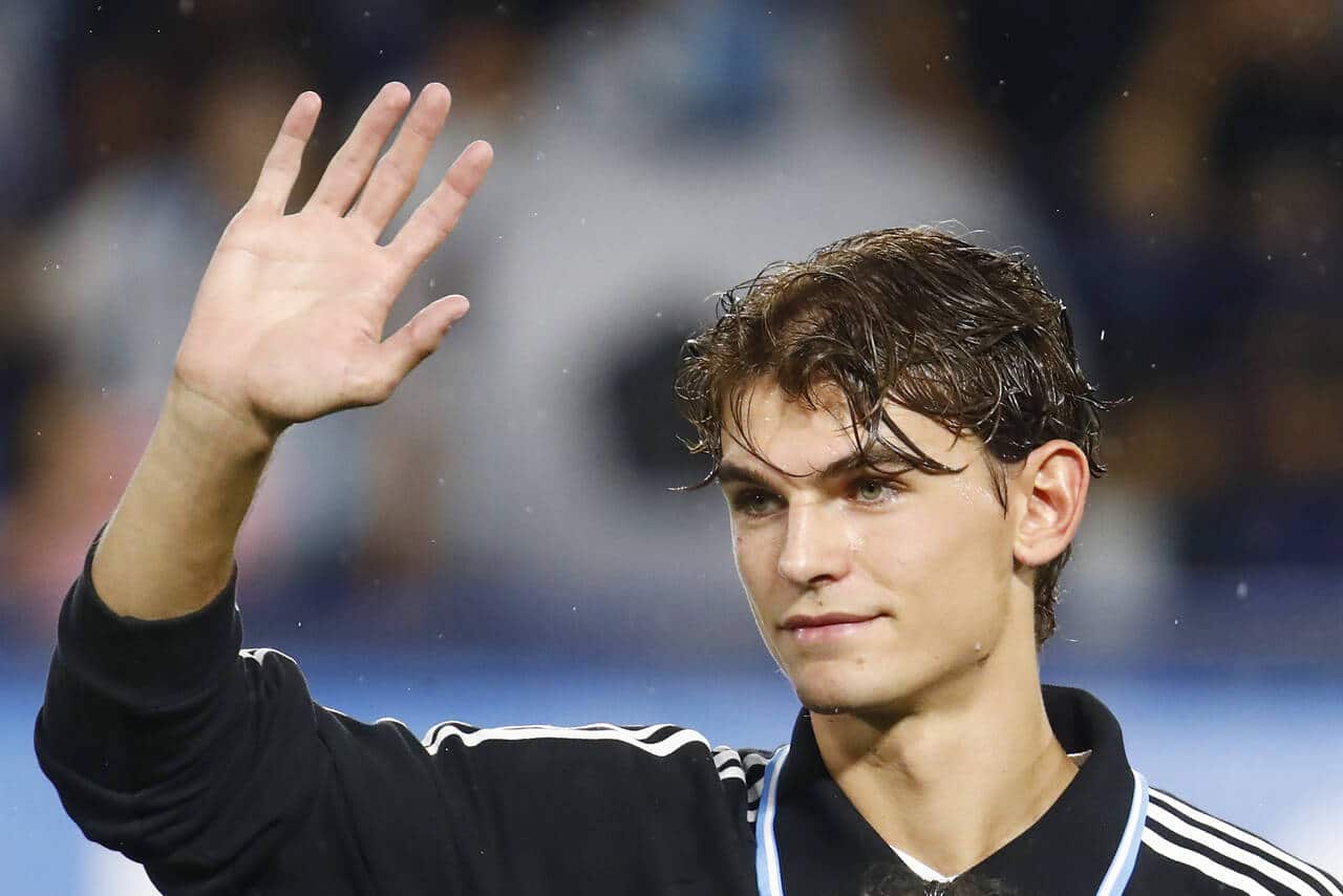 meio-campista-da-argentina-afasta-risco-de-corte-da-copa-futebol-latino