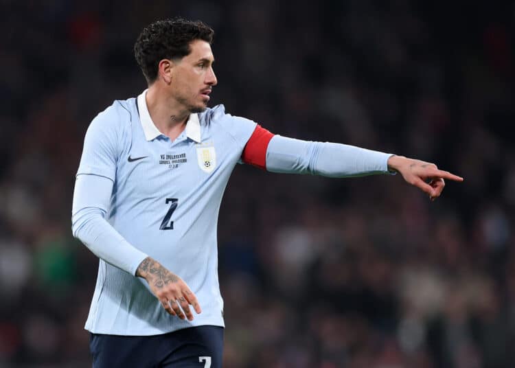 zagueiro-do-uruguai-afirma-que-selecao-pode-sonhar-grande-na-copa-futebol-latino