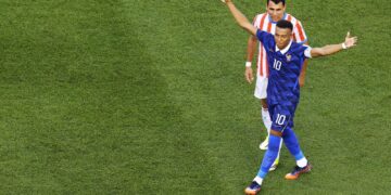 Em duelo brigado, Paraguai cai diante da França e deixa a Copa do Mundo
