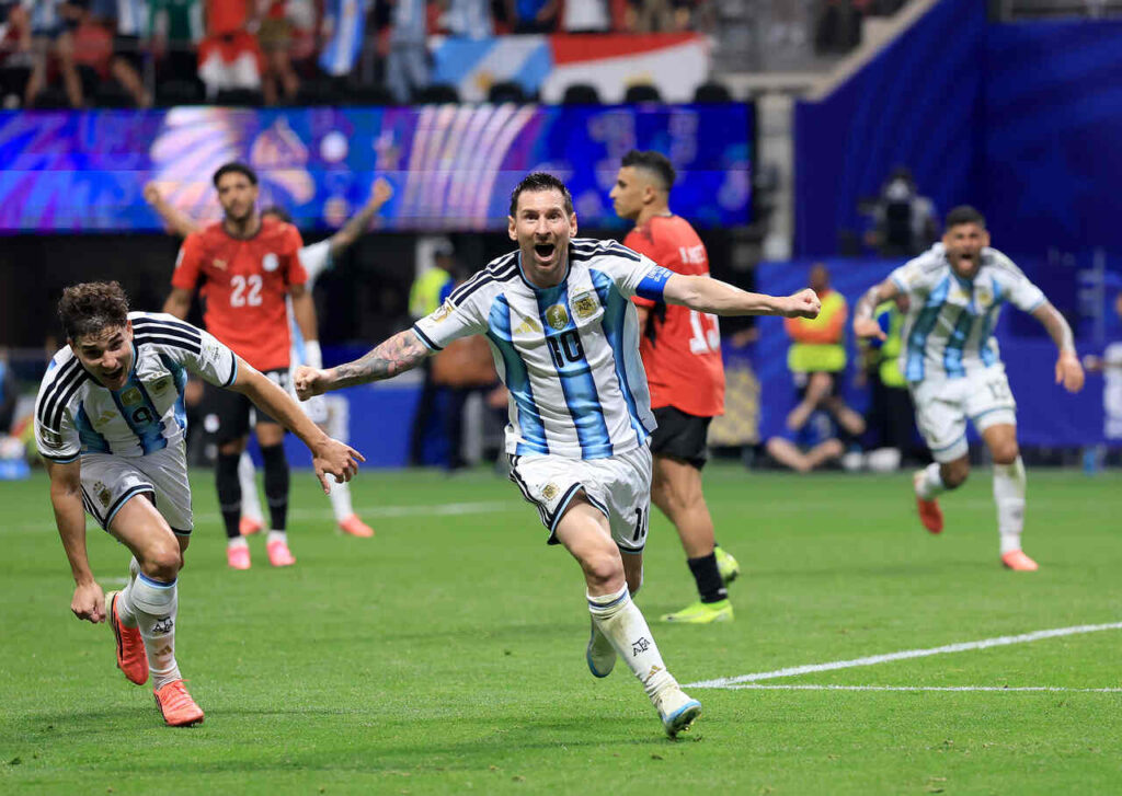com-virada-alucinante-argentina-passa-pelo-egito-futebol-latino