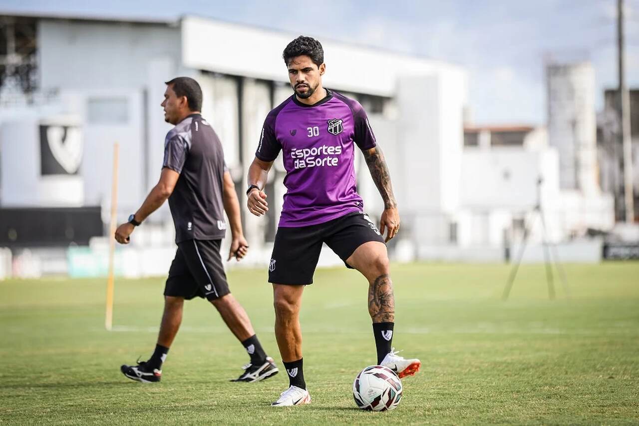 bryan-borges-comemora-inicio-promissor-ceara-futebol-latino-04-08