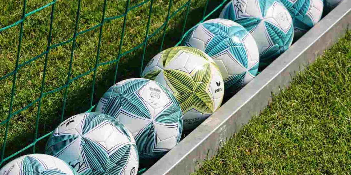 como-acompanhar-campeonatos-futebol-internacional-diferentes-fusos-horarios-futebol-latino