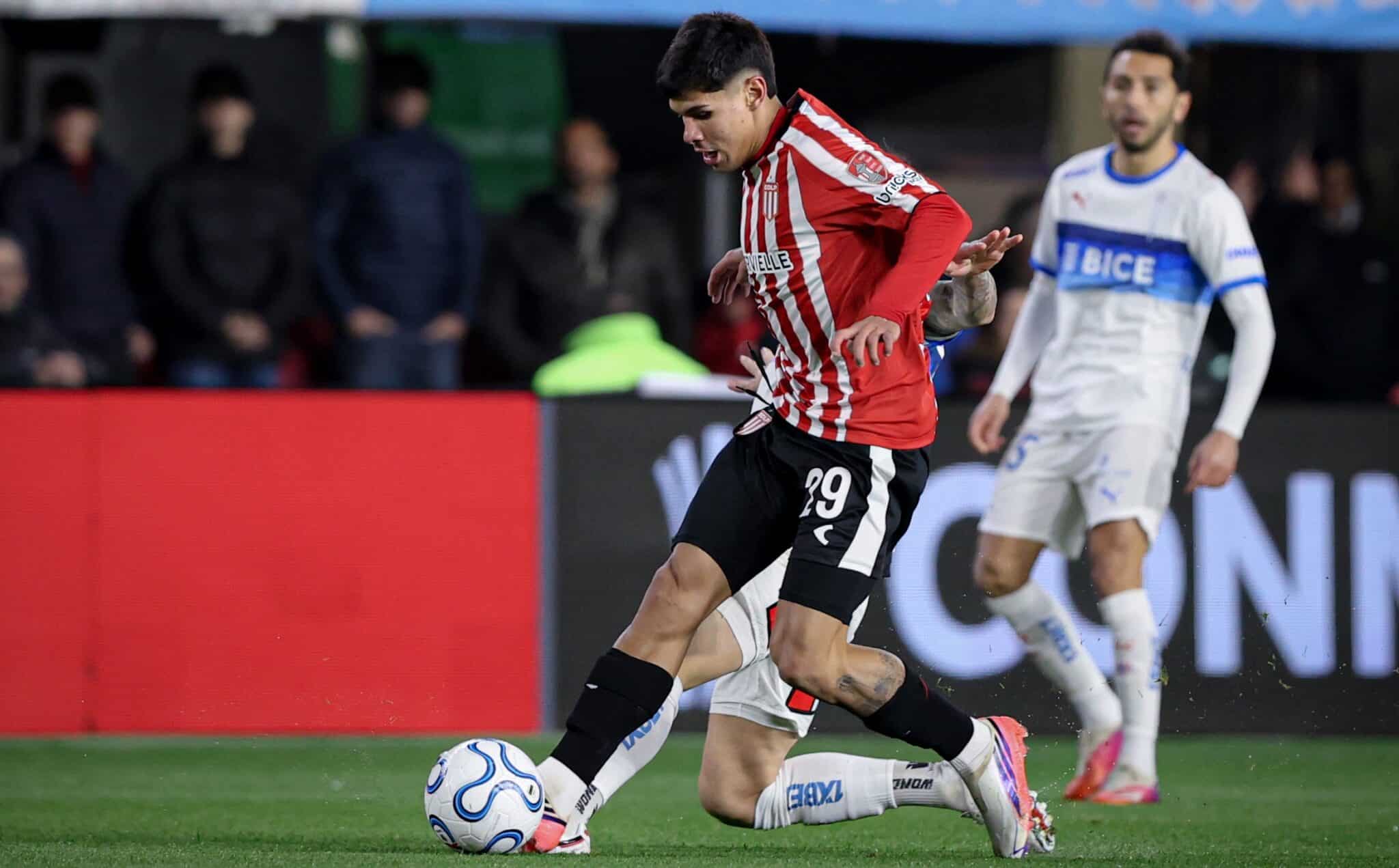 estudiantes-universidad-catolica-se-igualam-la-plata-futebol-latino