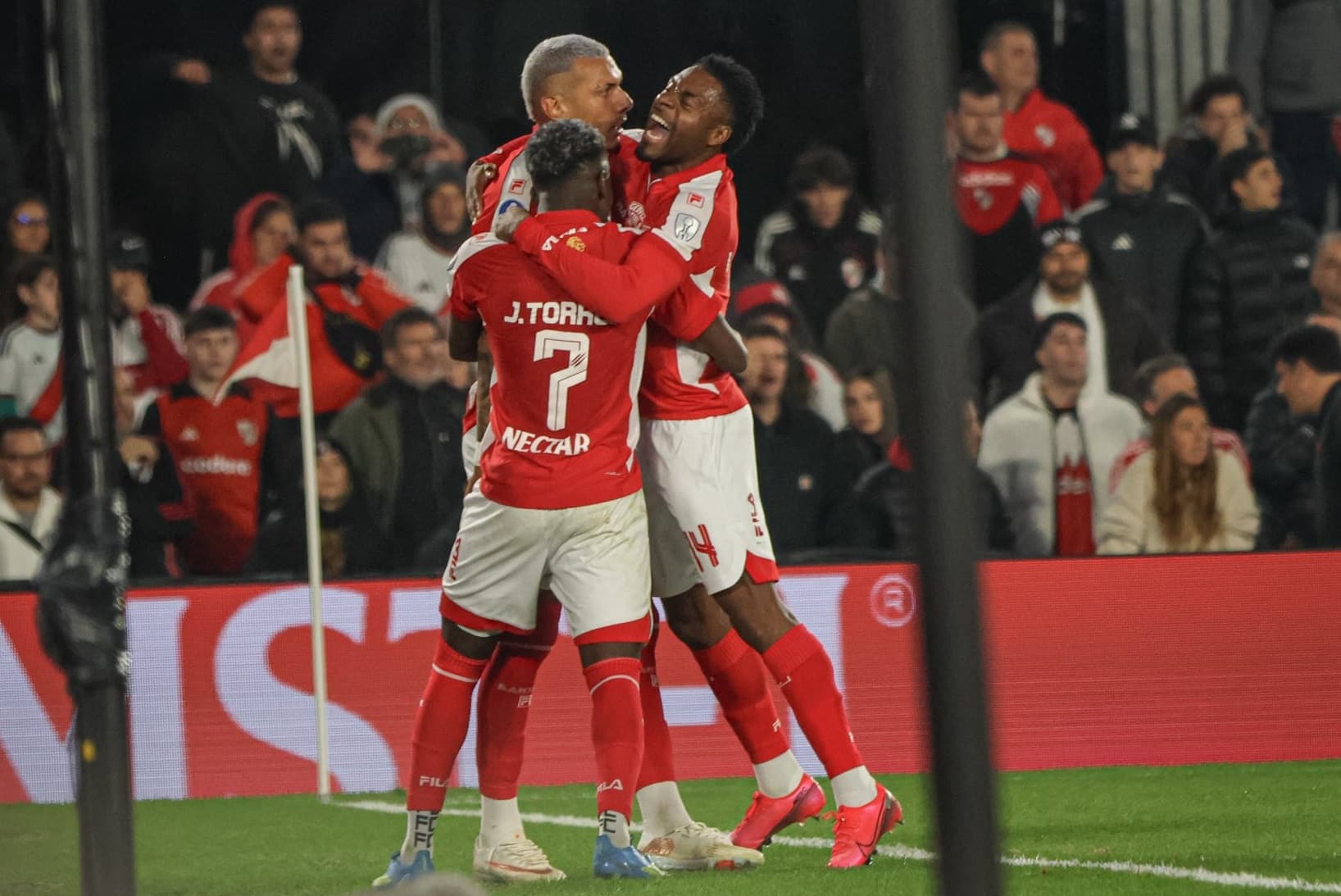 river-plate-santa-fe-comemoracao-santa-fe-futebol-latino