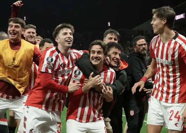 em-itaquera-estudiantes-bate-corinthians-segue-adiante-libertadores-futebol-latino