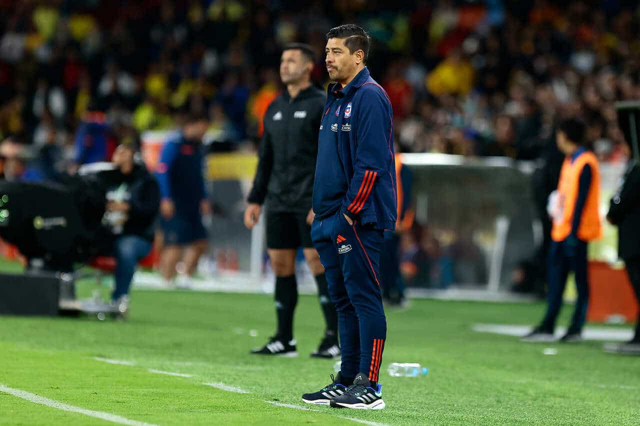 selecao-chile-apresenta-dado-preocupante-expulsoes-futebol-latino