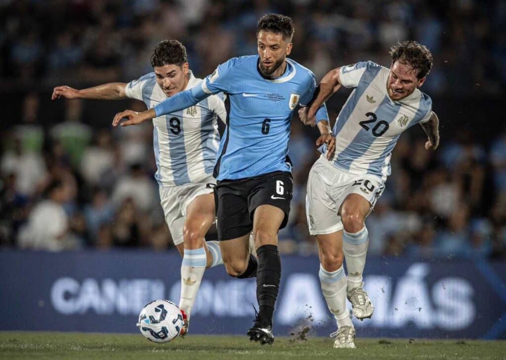 Uruguai-x-Argentina-Eliminatorias-da-Copa-do-Mundo-2026-_03_Easy-Resize.com_