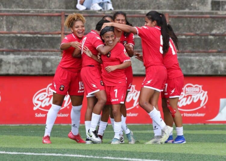 caracas-confirma-participacao-libertadores-feminina-futebol-latino