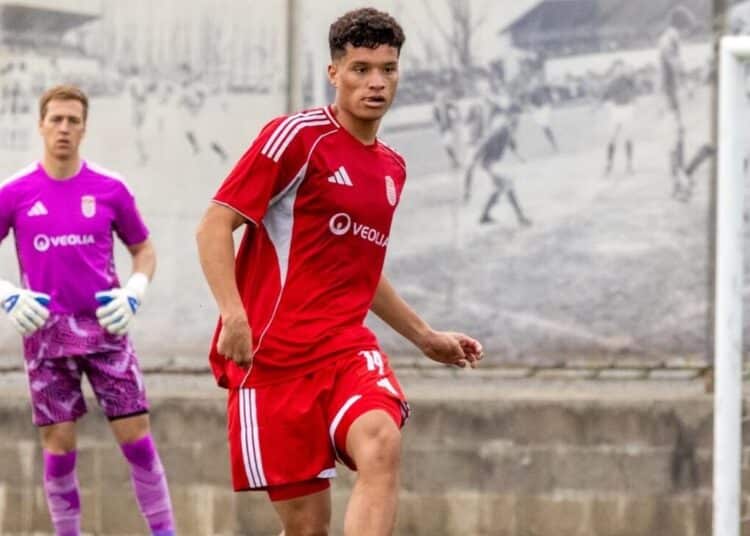 filho-miranda-enfrenta-equipe-ex-barcelona-europa-futebol-latino