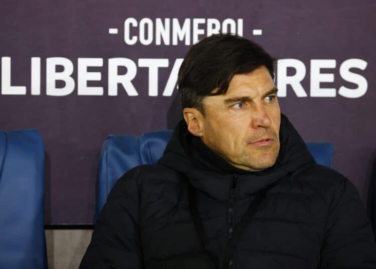tecnico-estudiantes-tambem-reclama-faltas-flamengo-futebol-latino