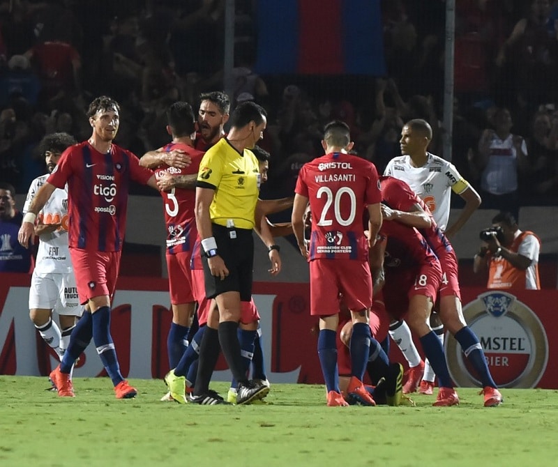 Atletico-MG-Cerro-Porteño-Libertadores-Futebol-Latino-Lance-10-04