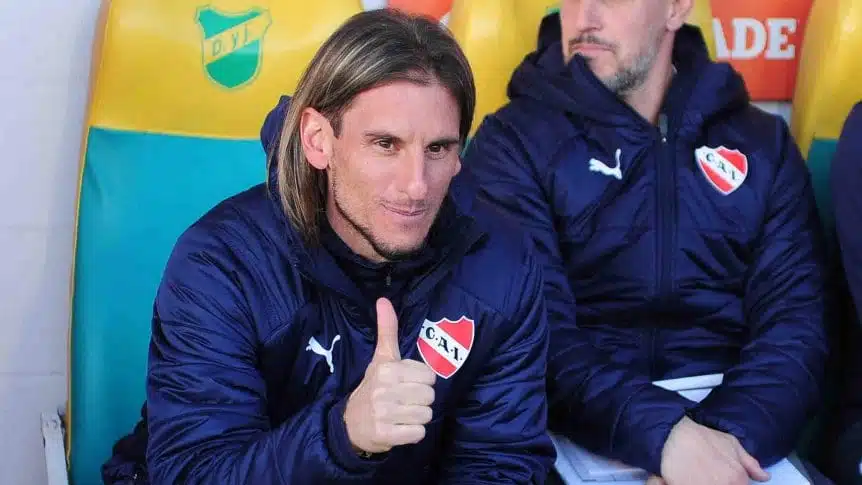 apos-partida-tecnico-do-independiente-vai-parar-no-hospital-Futebol-Latino-29-07