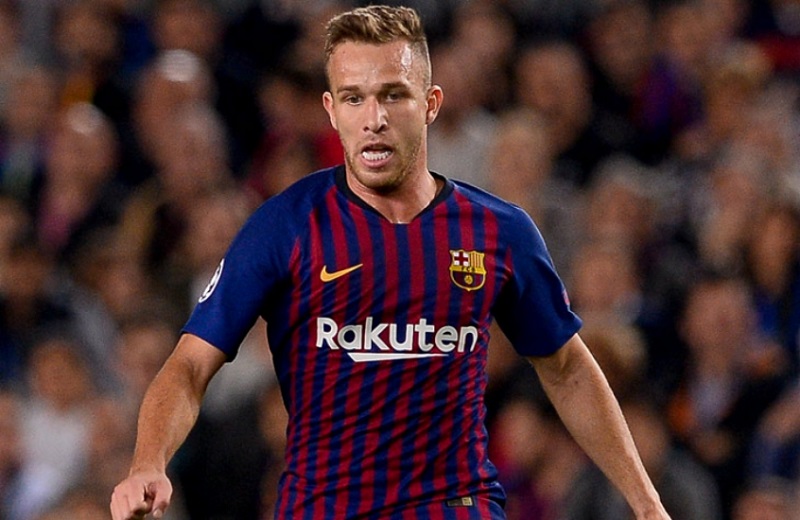 arthur-teve-casa-assaltada-enquanto-barcelona-jogava-na-champions-Futebol-Latino-02-05