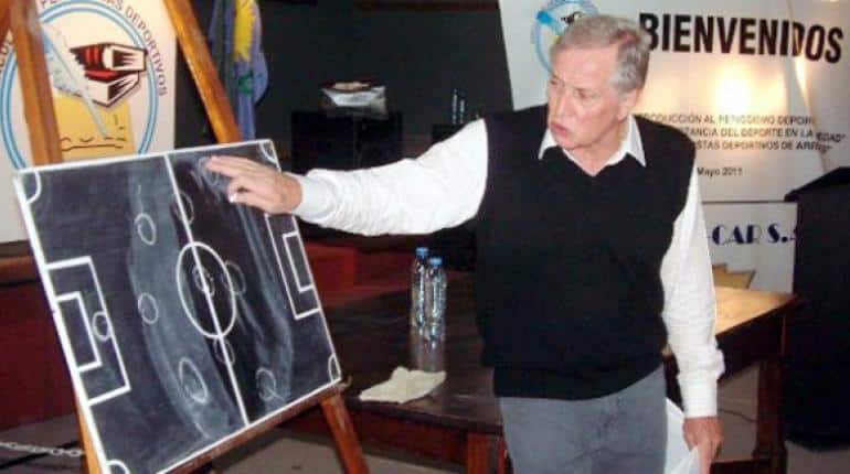 ex-treinador-da-bolivia-afirma-que-houve-involucao-no-futebol-local-Futebol-Latino-15-07