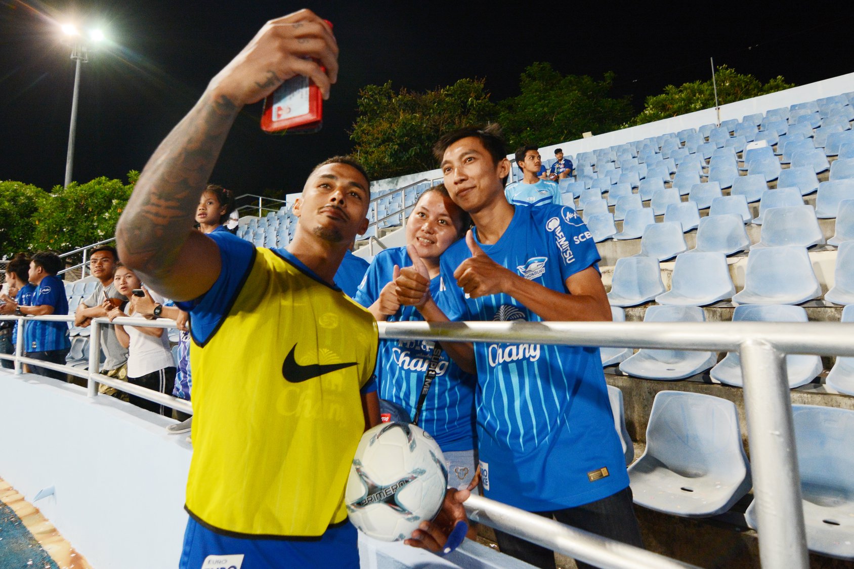 mao-cheia-atacante-brasileiro-tem-noite-de-gala-com-cinco-gols-na-asia-Futebol-Latino-22-04