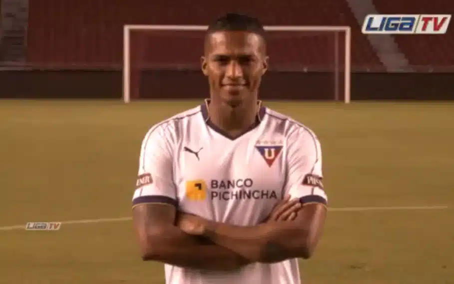 negocio-fechado-ldu-anuncia-antonio-valencia-como-reforco-da-equipe-Futebol-Latino-28-06