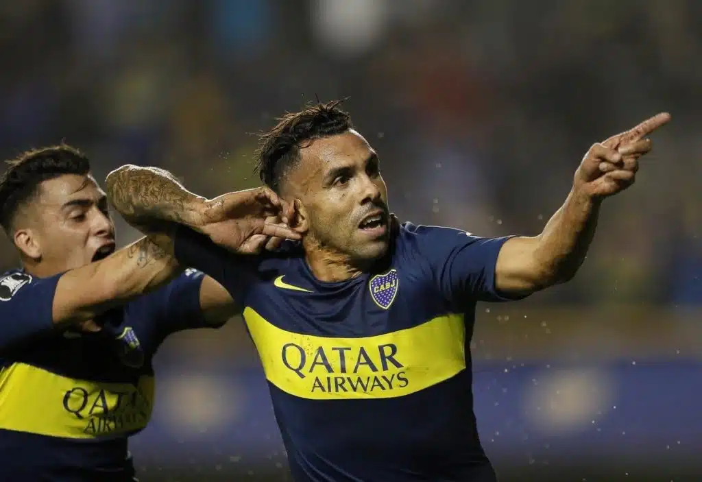 tevez-afirma-que-percebia-olhares-de-desconfianca-para-com-ele-Futebol-Latino-10-05