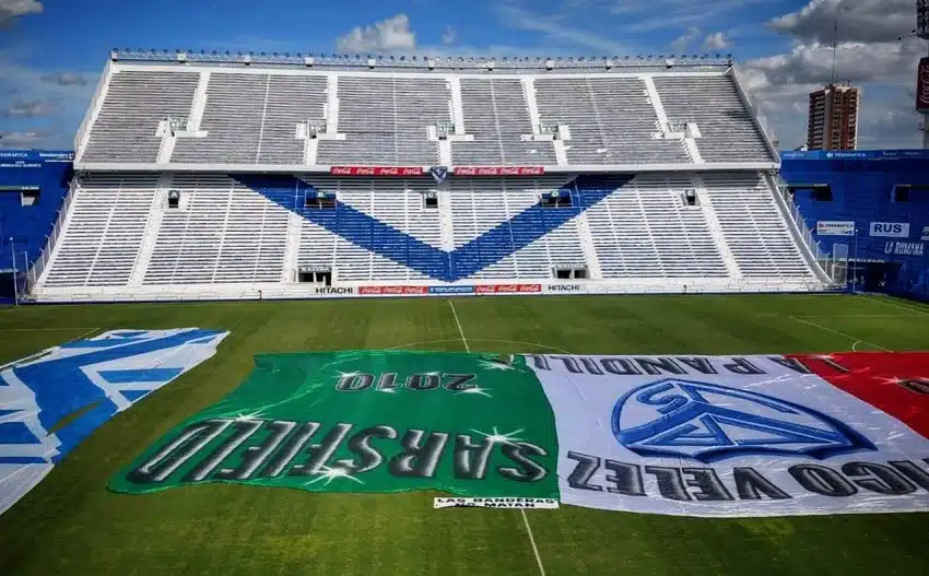 velez-sarsfield-anuncia-devolucao-de-duas-tradicionais-bandeiras-do-clube-Futebol-Latino-12-03